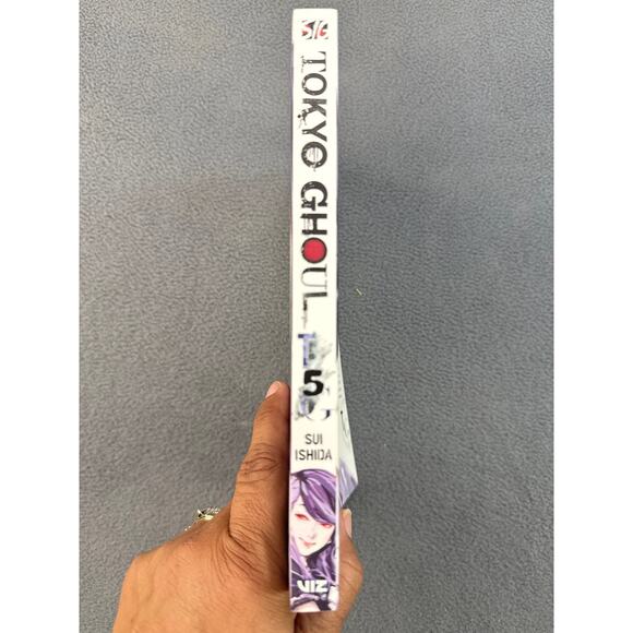 Tokyo Ghoul #5 (Viz February 2016) - Picture 3 of 5